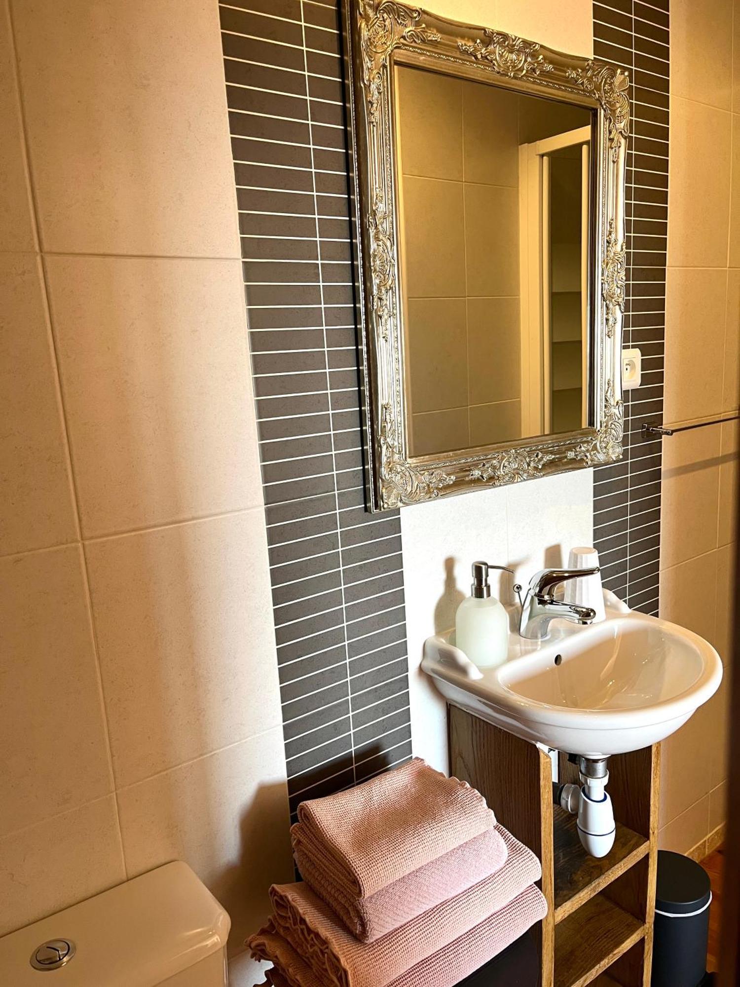 Le Balcon Du Fetre Bed & Breakfast Chiroubles Ngoại thất bức ảnh
